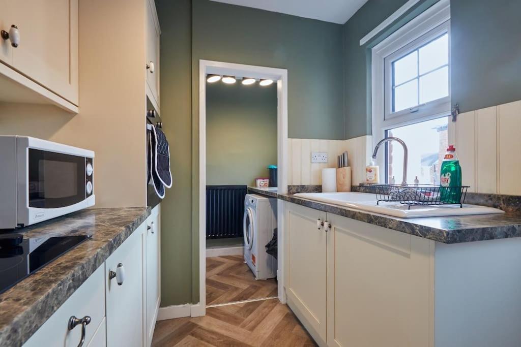 Cosy 3-Bedroom House In Seaham - Street Parking Exteriör bild