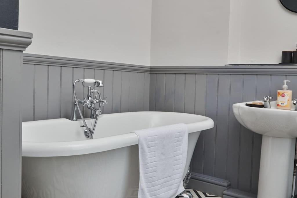 Cosy 3-Bedroom House In Seaham - Street Parking Exteriör bild