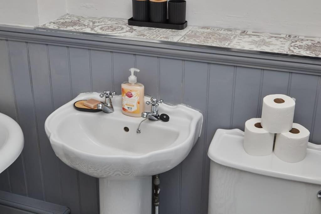 Cosy 3-Bedroom House In Seaham - Street Parking Exteriör bild